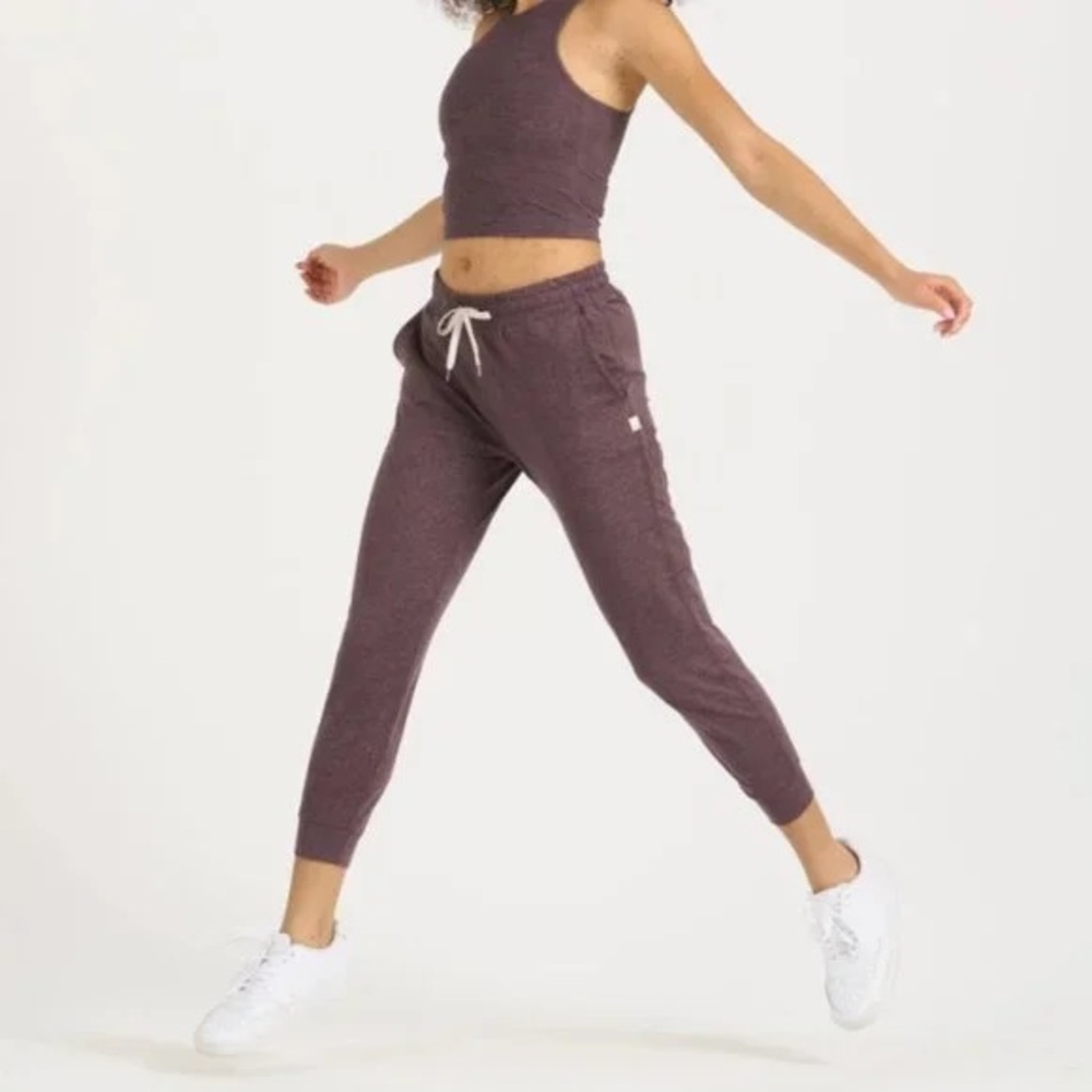 Vuori Women’s Performance Jogger Size XXS in Smoked Plum Heather